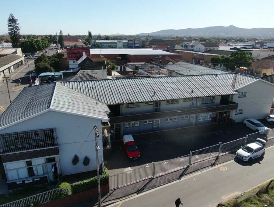 2 Bedroom Property for Sale in Goodwood Estate Western Cape